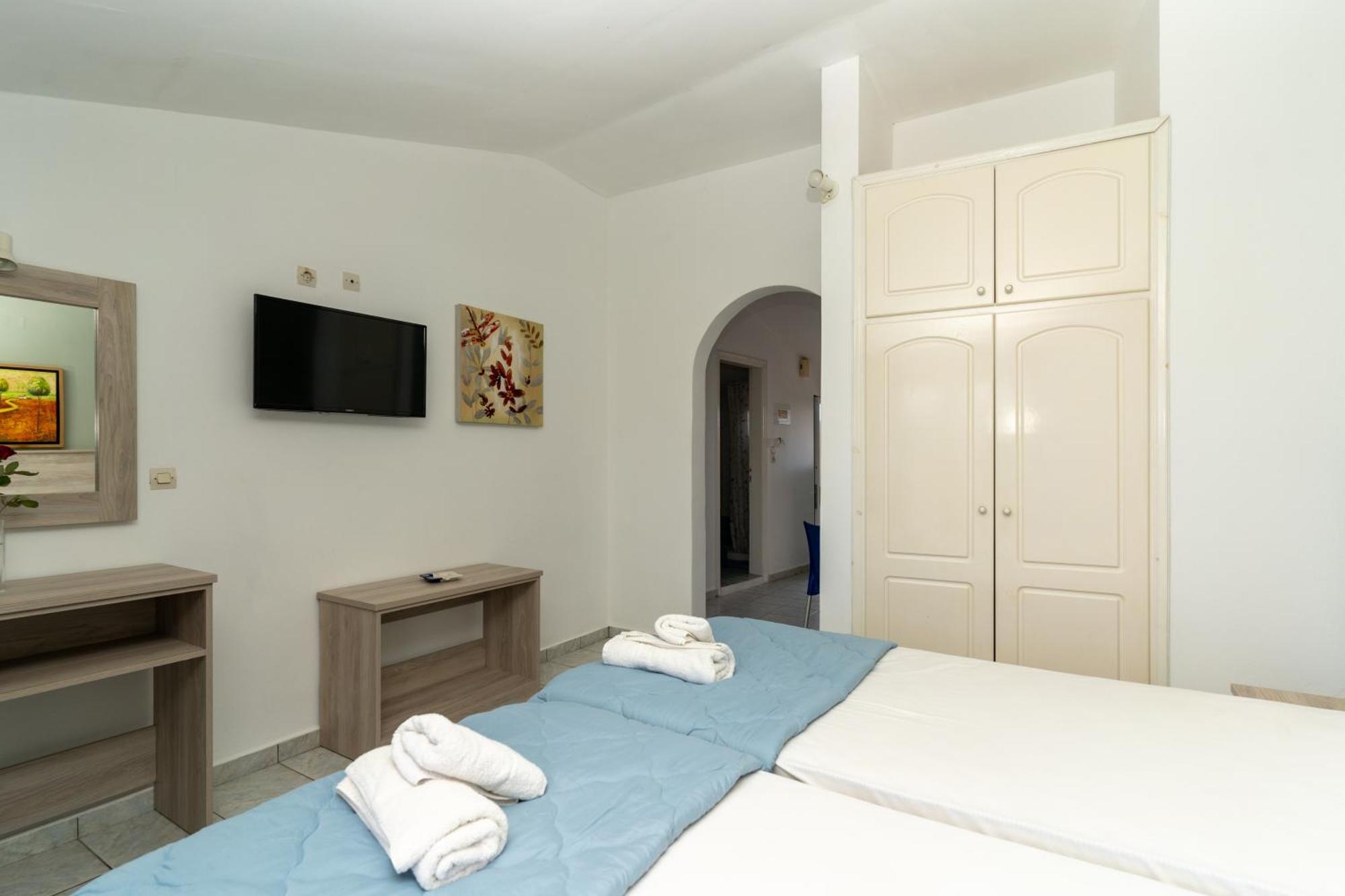 Alex Studios Laganas Buitenkant foto